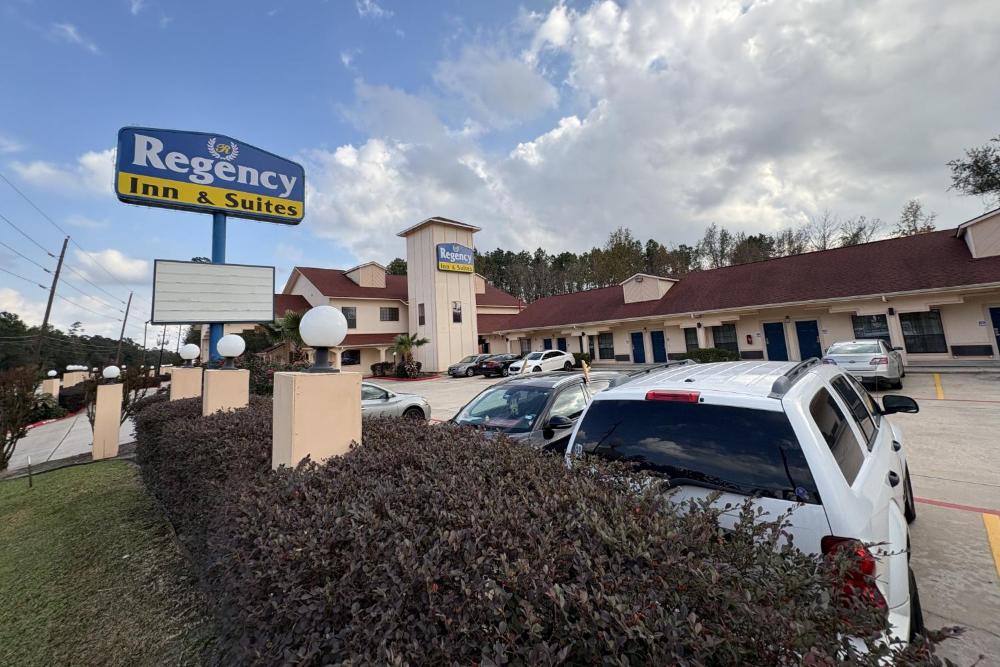 Regency Inn & Suites By Capital O Houston IAH Airport